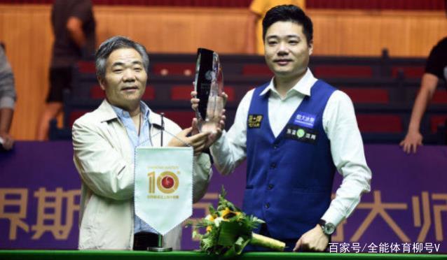 人是一个巨 人是一个巨