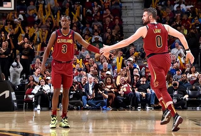 让我们拭目 让我们拭目