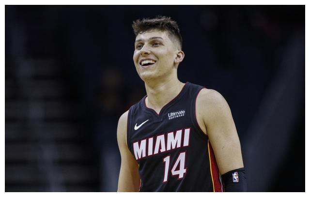 绕詹姆斯展 绕詹姆斯展