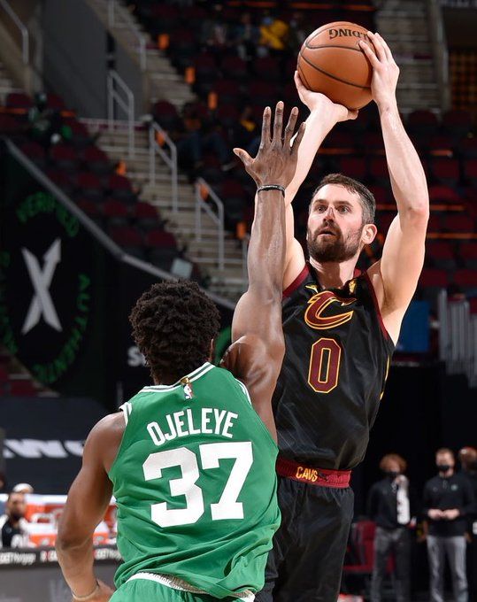 触球选择更 触球选择更